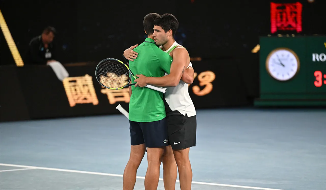 Avustralya Açık’ta şampiyon Alcaraz: Djokovic’i geçti, rekor kırdı