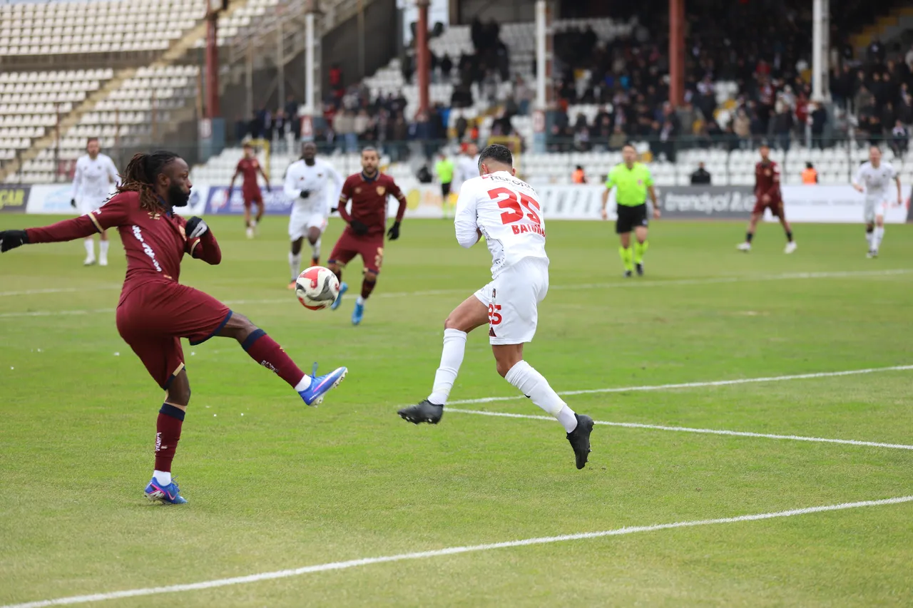 Bandırmaspor, 10 kişi kalan Vansporu 2 golle geçti