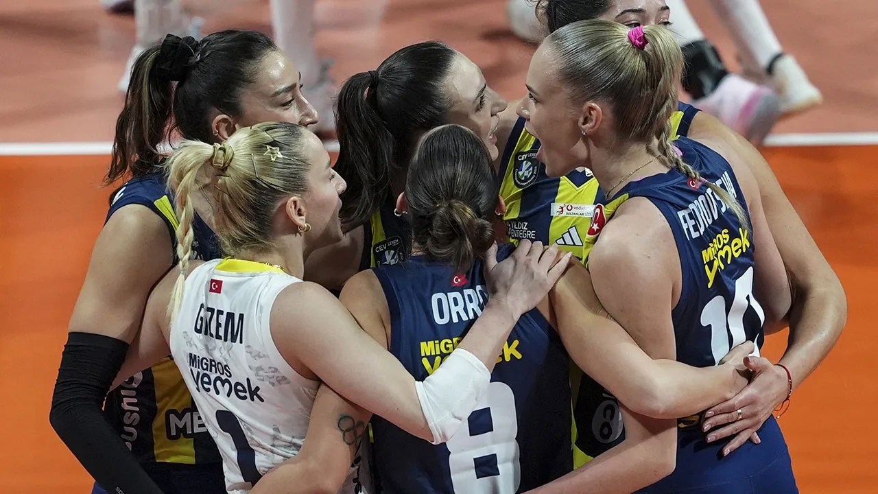 Fenerbahçe derbide Galatasaray'a şans tanımadı