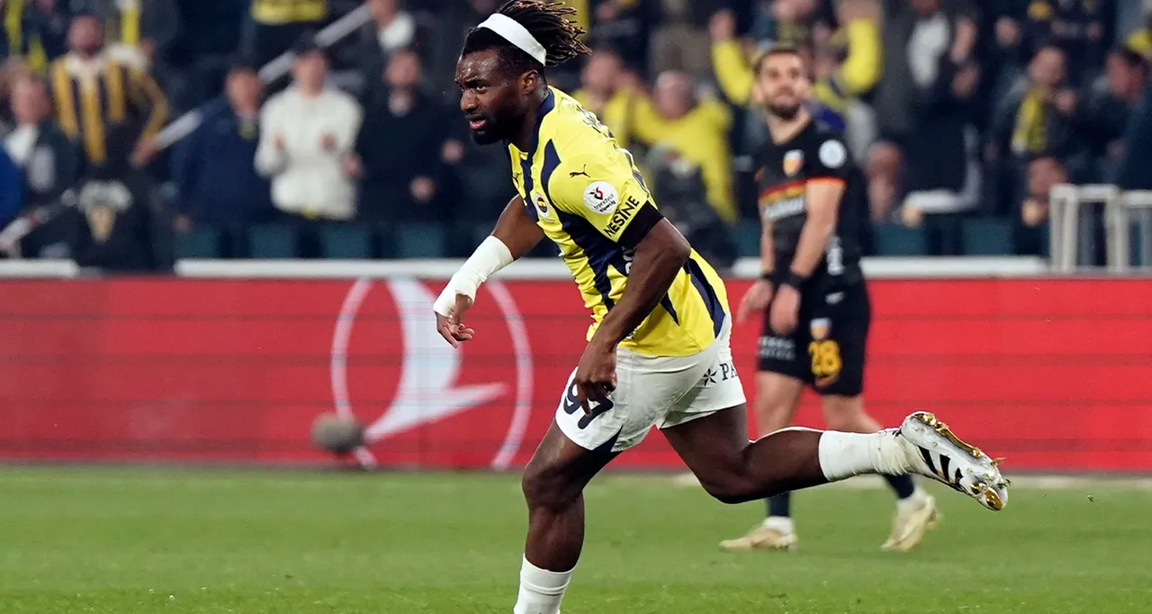 Al Ahli'den Club America'ya transfer olan Allan Saint-Maximin'in Meksika hikayesi sona erdi