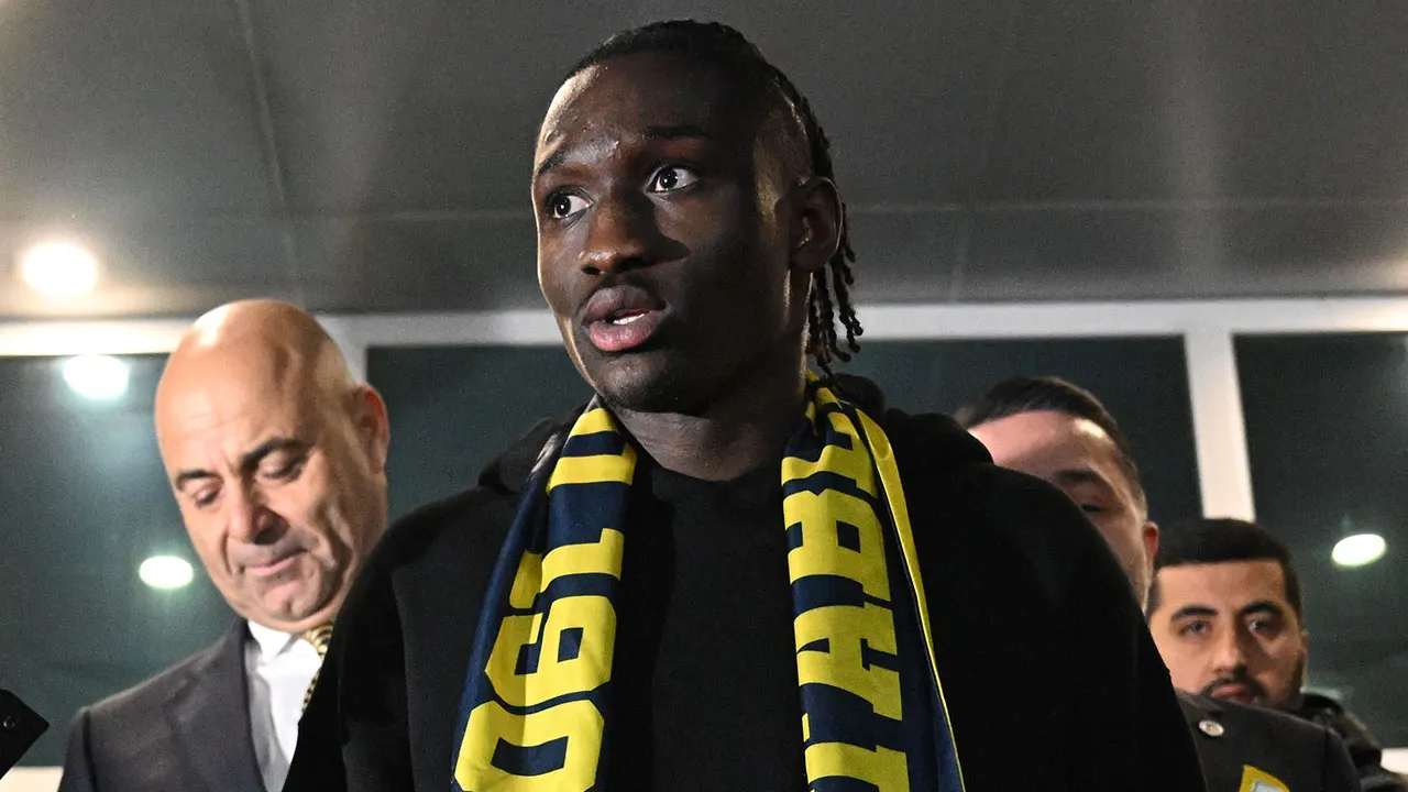 Fenerbahçe'nin yeni golcüsü imza için İstanbul'da