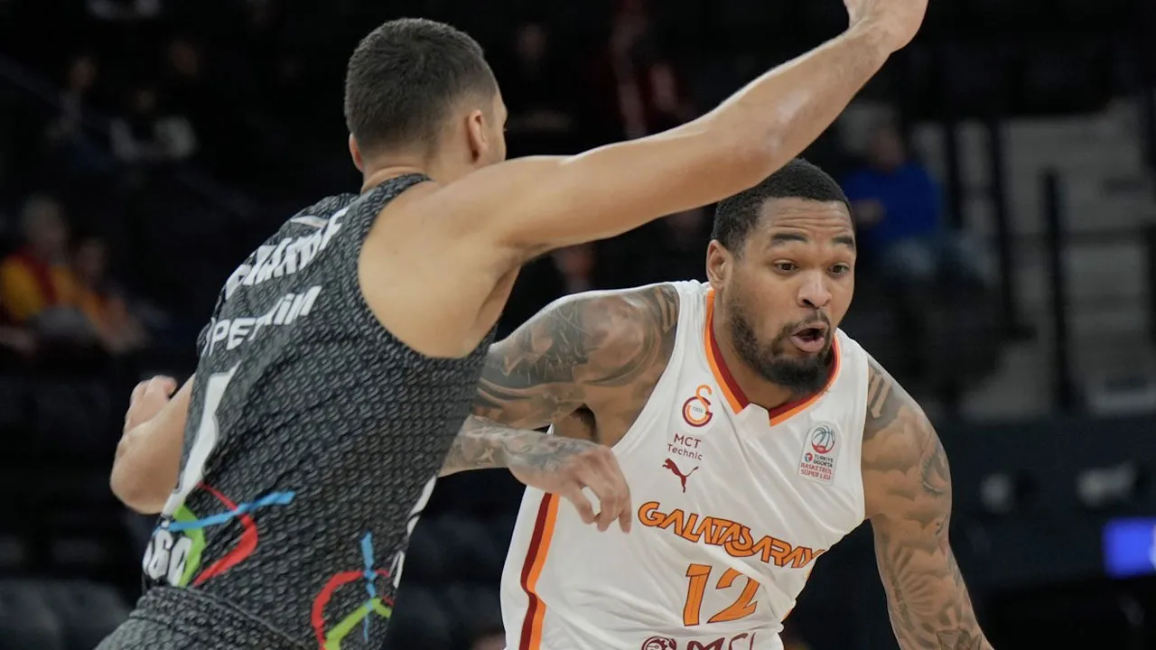 Galatasaray, 29 sayı farkla kazandı