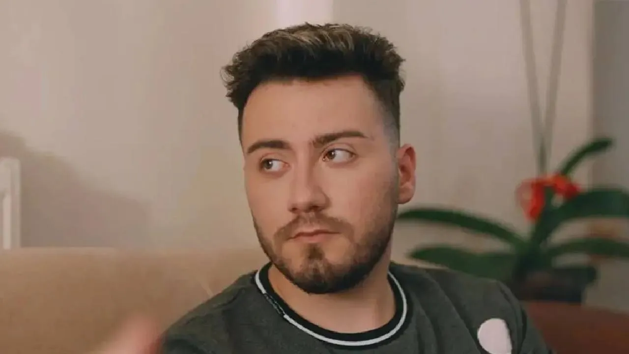 Hakkında yakalama kararı çıkarılan Enes Batur sessizliğini bozdu