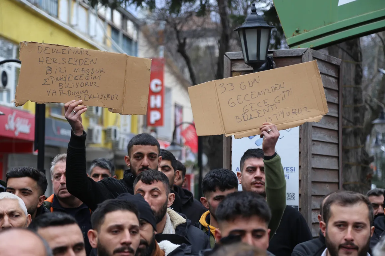 Kayıp çoban Bülent Gezer'in ailesinden yürek yakan çağrı: Ellerinde pankartlarla feryat ettiler