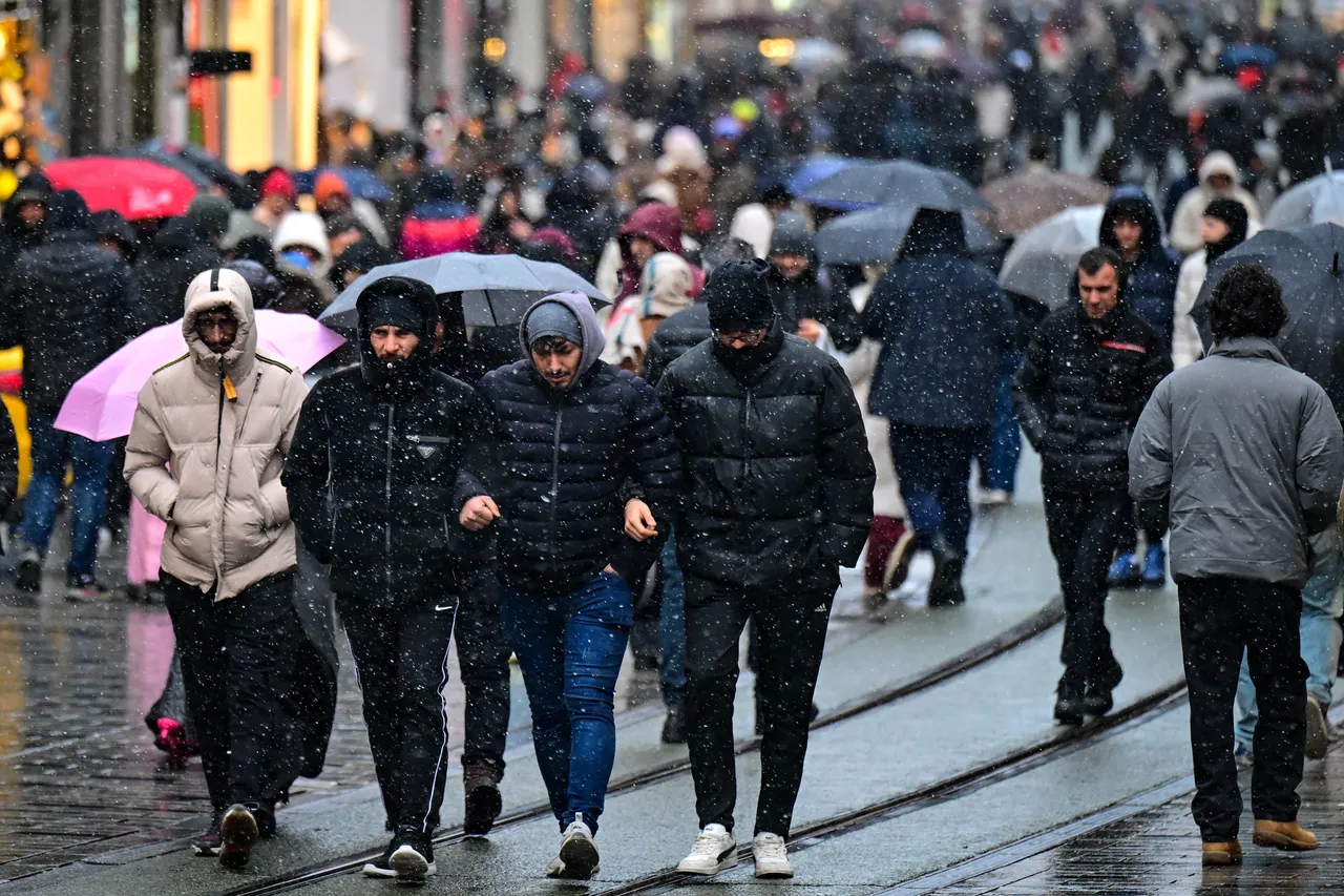 Meteoroloji’den çifte uyarı! 12 ile kar, 22 ile sağanak geliyor