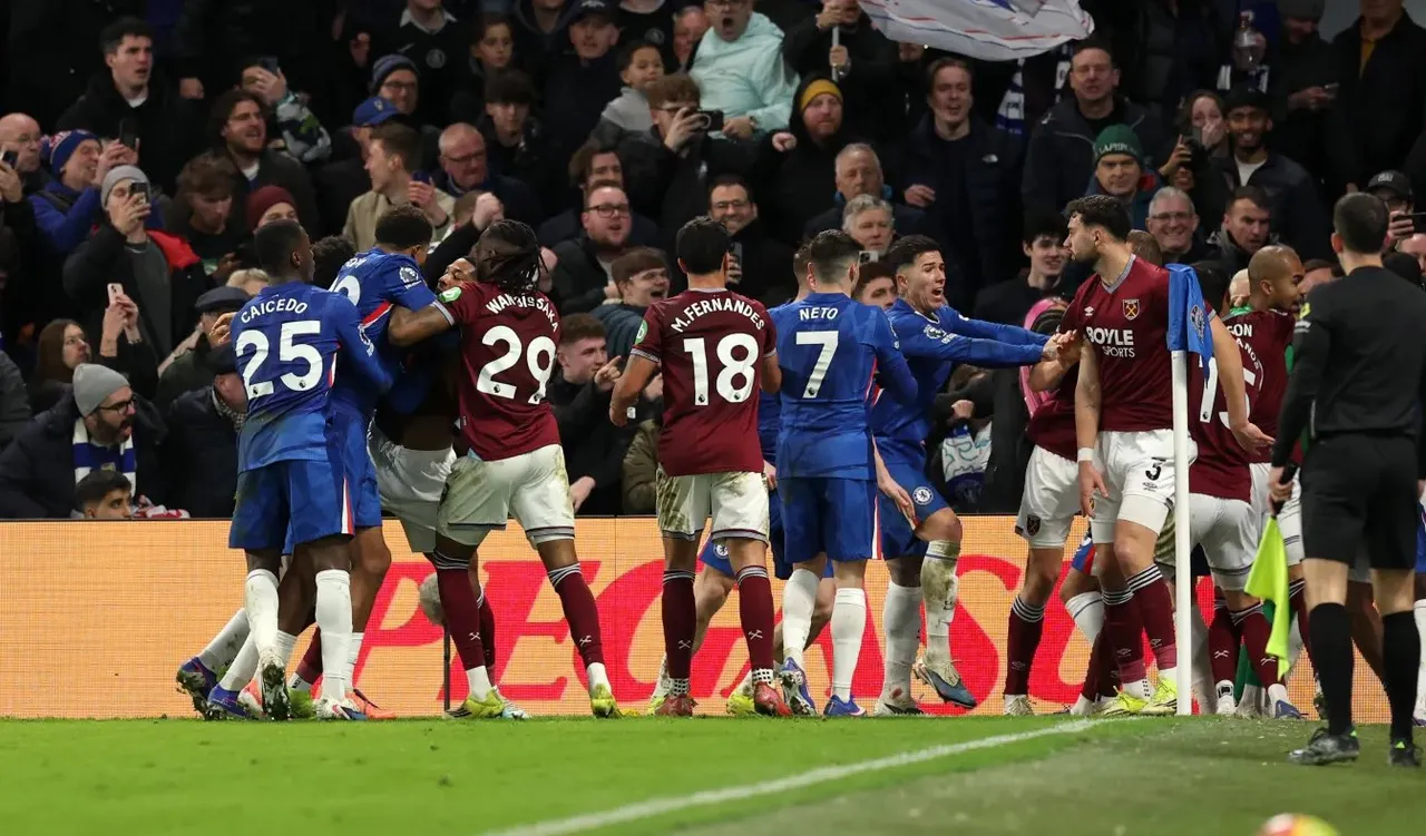 İki takımın futbolcuları arasında büyük bir kavga çıktı