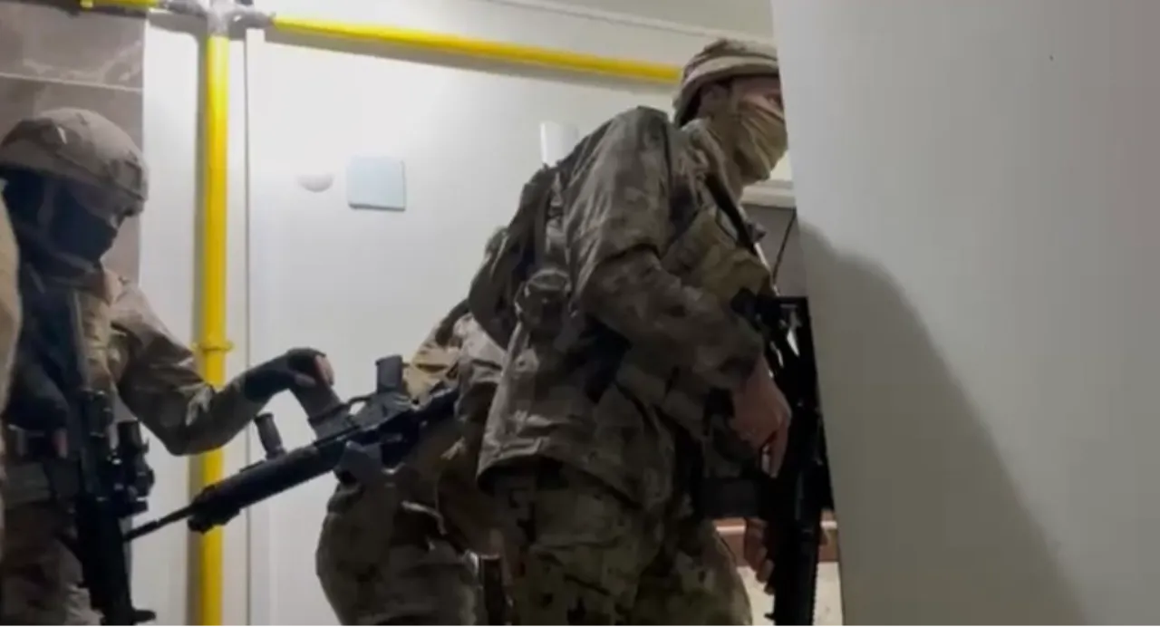 Sarallar'a şafak operasyonu! Çok sayıda gözaltı var