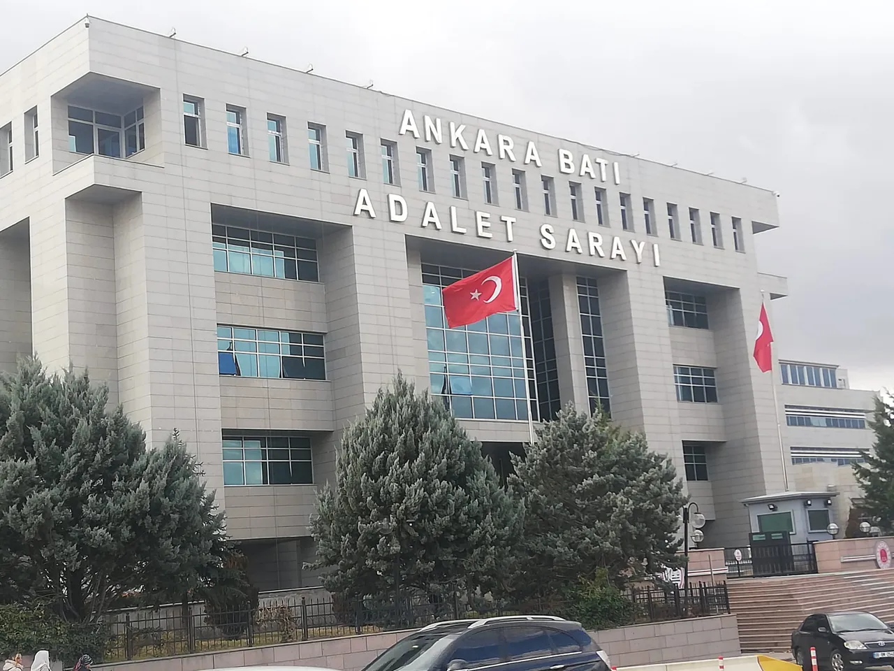 Ankara Batı Adliyesi emanetinde hırsızlık! Memur altınları çaldı, savunması 'pes' dedirtti