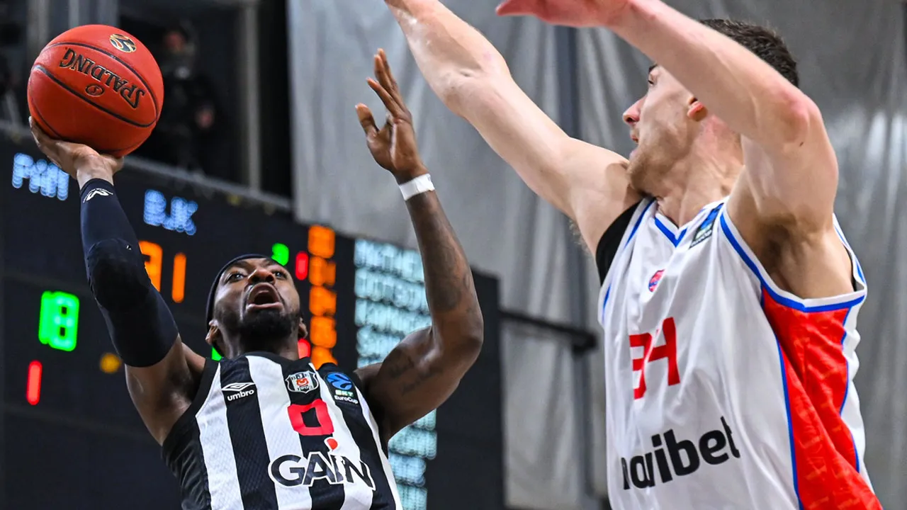 Beşiktaş rekorla çeyrek finalde: Yunan ekibine 40 sayı fark