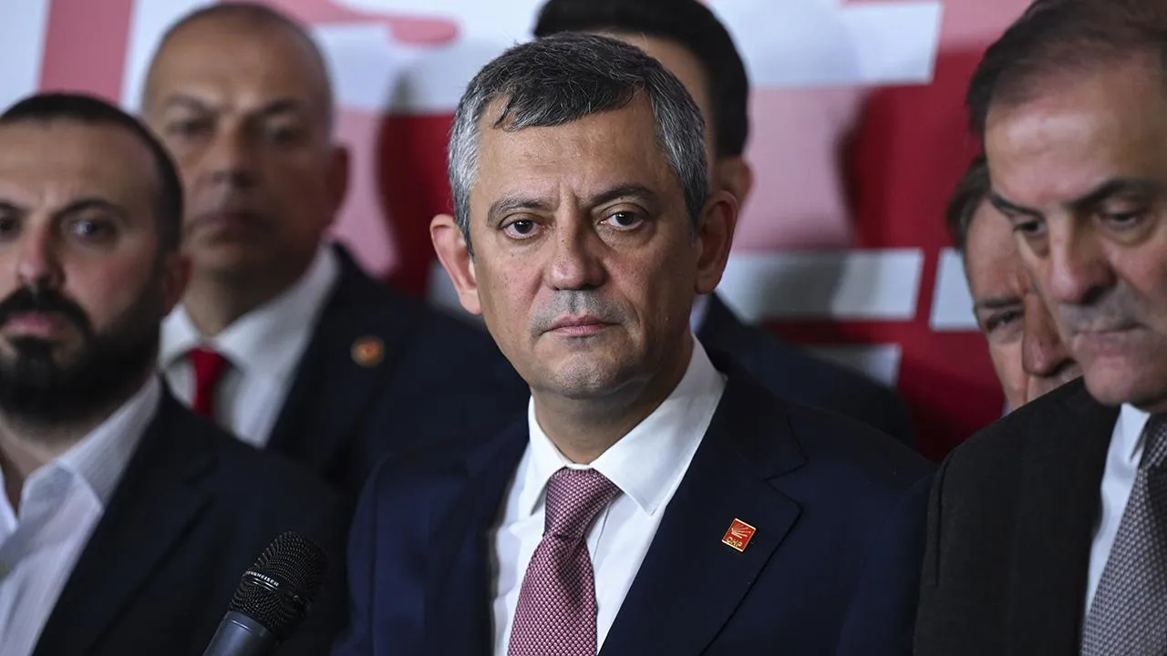 CHP liderine bir şok da kendi başkanlarından geldi: Özel’e değil Yavaş’a bağlıyız