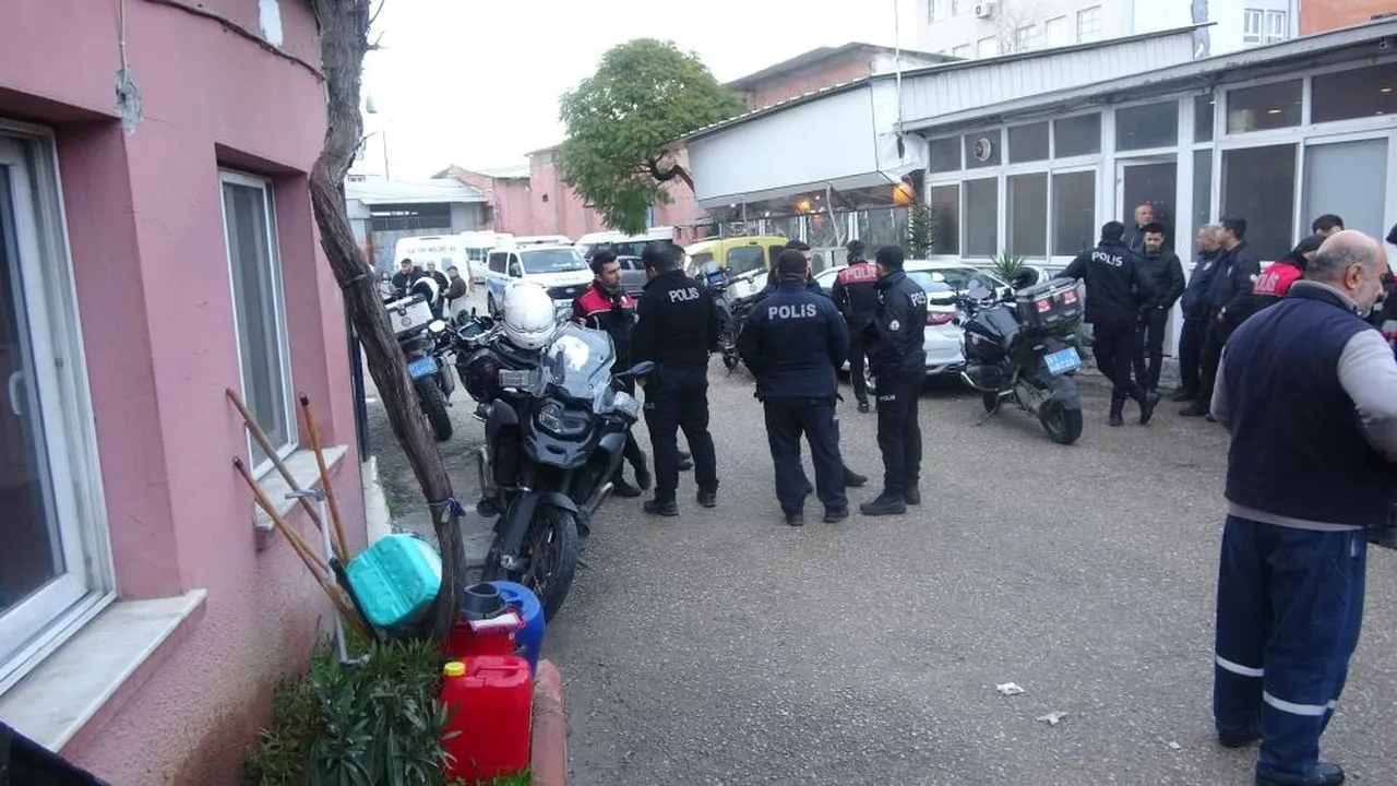 Eski iş yerini basıp önüne gelene ateş açtı! Savunması da olayın aslı kadar şaşkına çevirdi