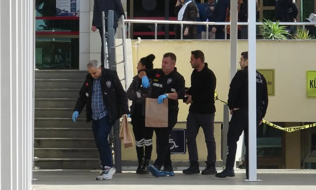 Güvenlik görevlisi adliyede ölü bulunmuştu… Cenazesinde gözyaşları sel oldu