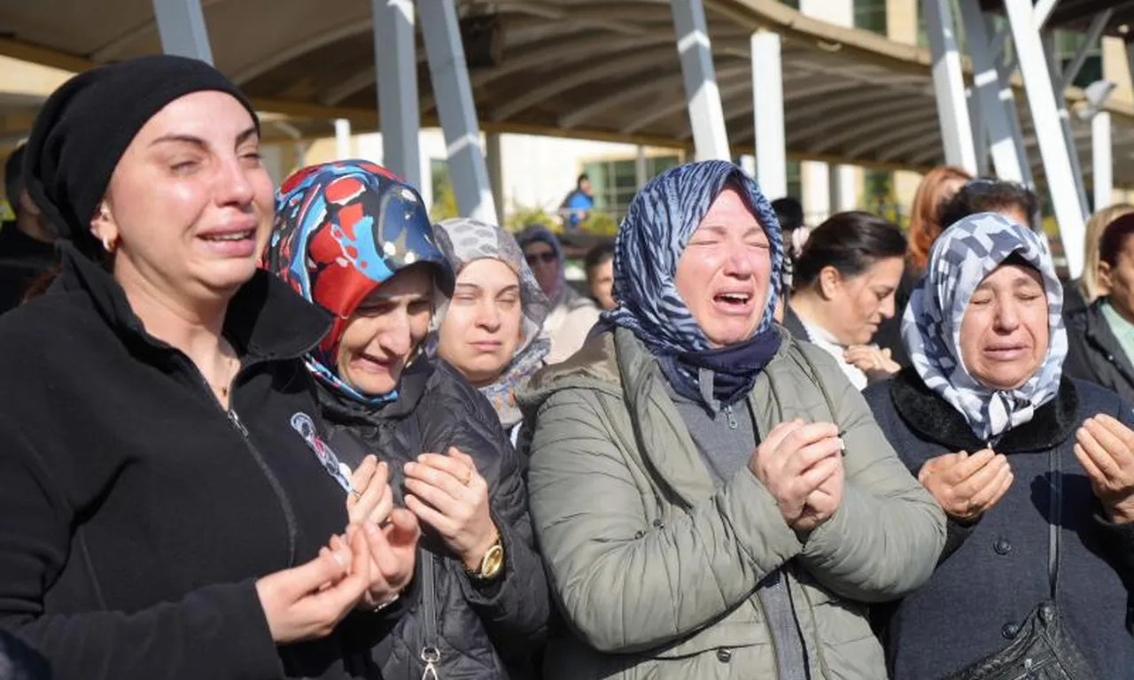 Güvenlik görevlisi adliyede ölü bulunmuştu… Cenazesinde gözyaşları sel oldu