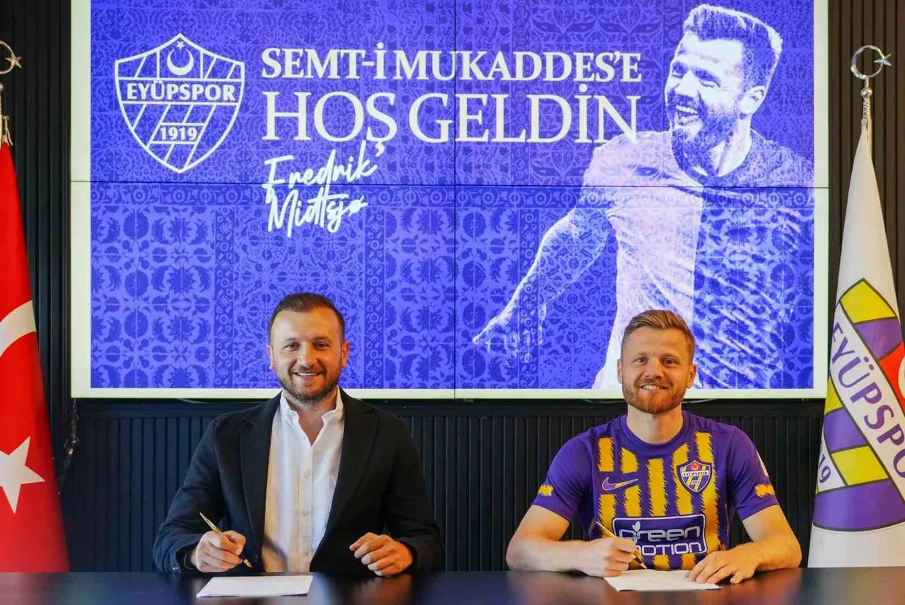 Midtsjö, Eyüpspor ile 1+1 yıllık sözleşme imzaladı.