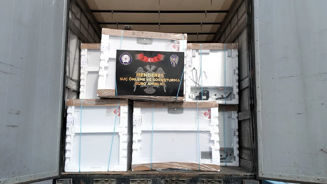 Teslimat yapmadı, beyaz eşyaları sattı: Tır sürücüsü İzmir’de yakalandı