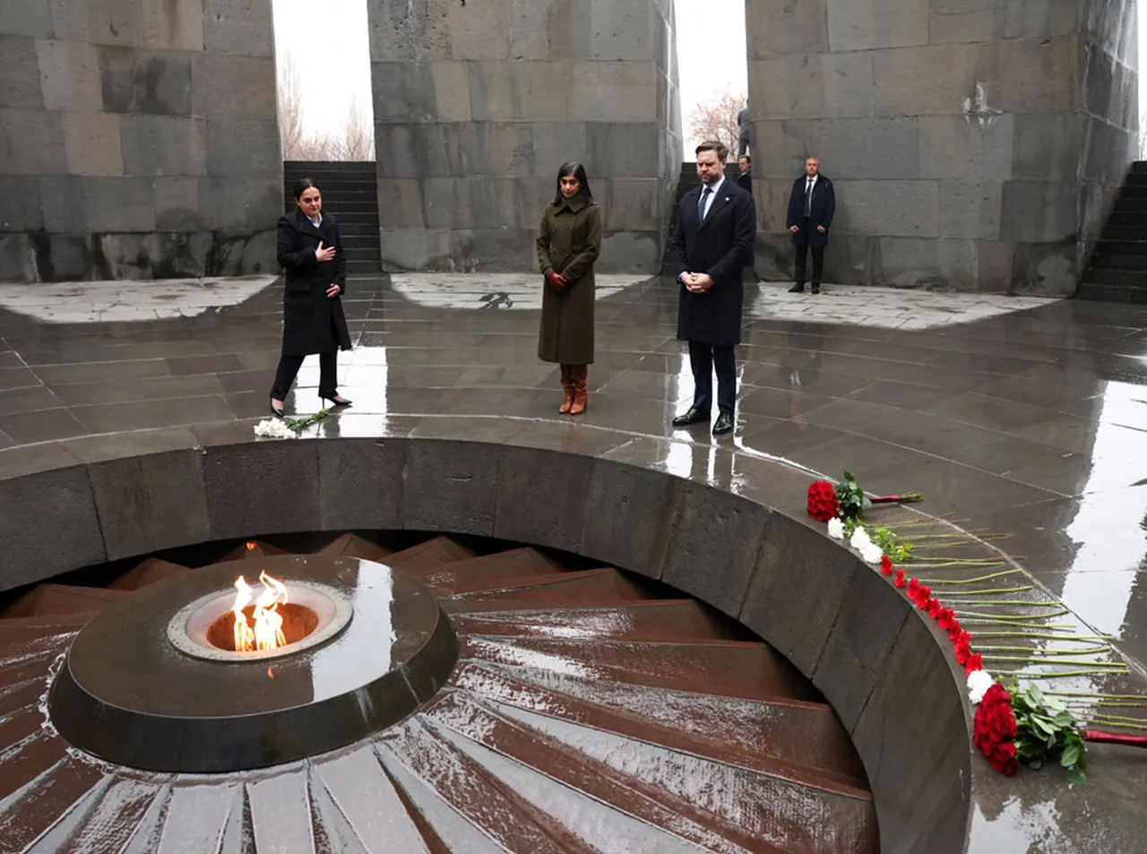 Türkiye ayağa kalktı! Trump’ın yardımcısı sözde soykırım anıtına ne yazdı?