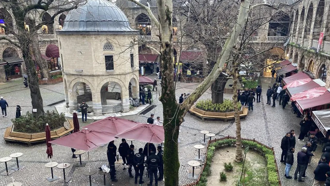 UNESCO mirası Koza Han'da yeni dönem! Avlu, çevik kuvvet eşliğinde boşaltıldı