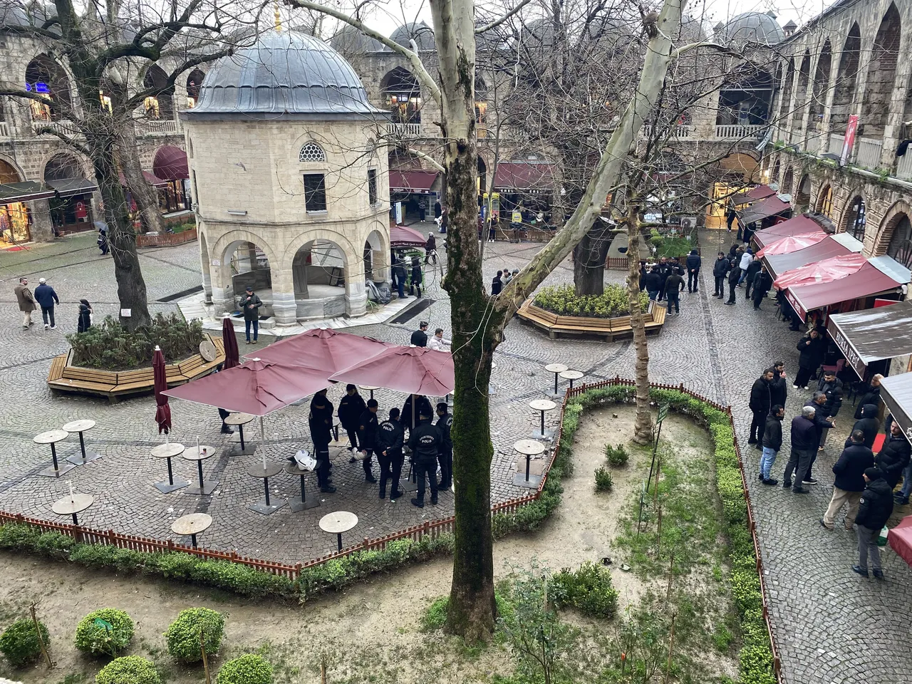 UNESCO mirası Koza Han'da yeni dönem! Avlu, çevik kuvvet eşliğinde boşaltıldı