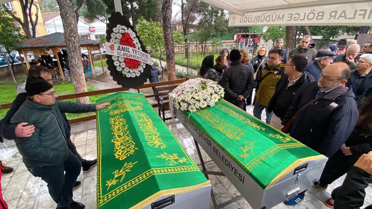 Yaşlı çiftin sır ölümü! Oğulları cenazede gözyaşı döktü: Hunharca yapılan bir cinayet