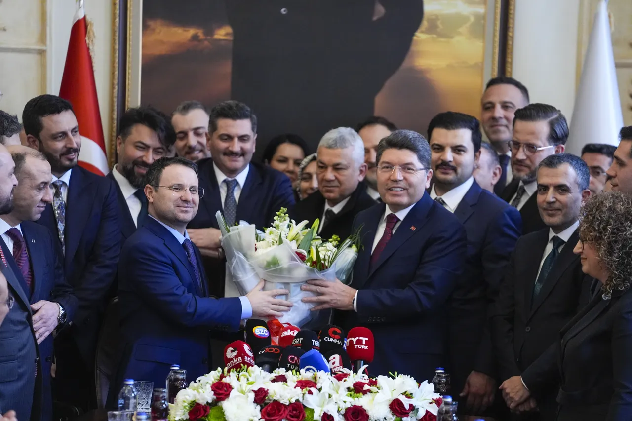 Adalet Bakanlığı'na atanan Akın Gürlek, görevi Yılmaz Tunç'tan devraldı.