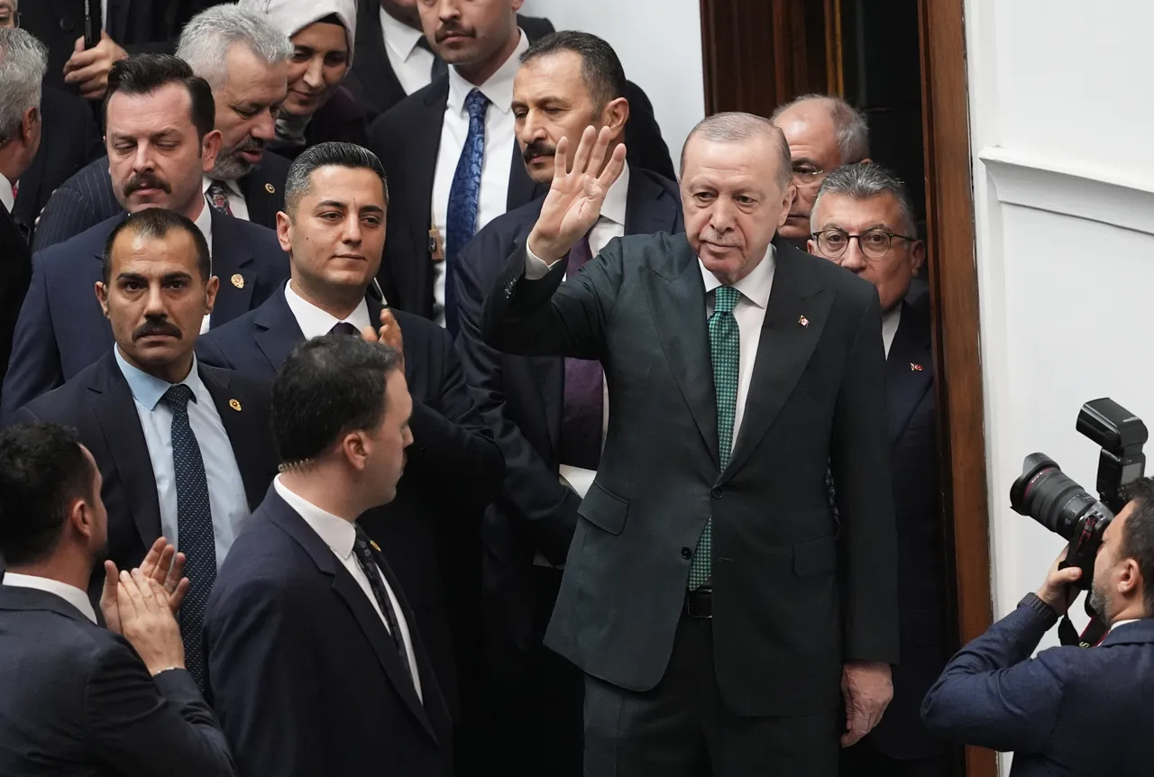 Cumhurbaşkanı Erdoğan'dan Özgür Özel'e küfür tepkisi: Meyhane jargonundan vazgeç