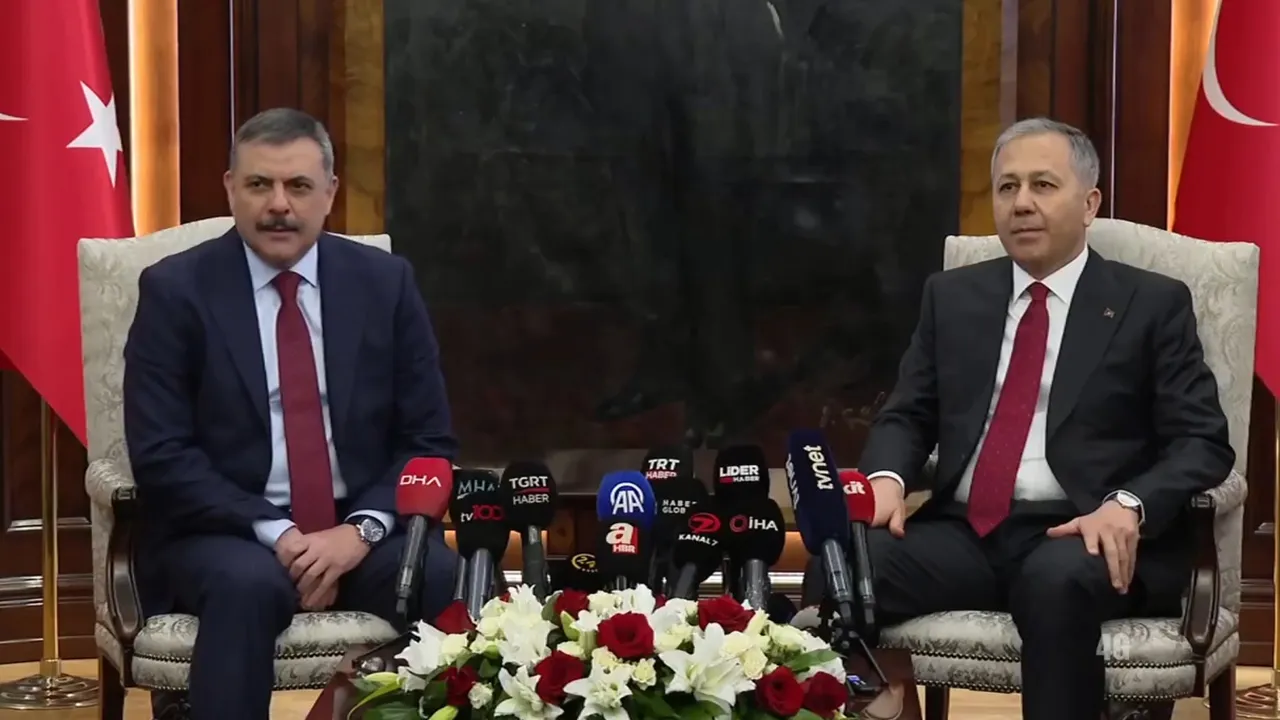 İçişleri Bakanlığı'nda devir teslim! Mustafa Çiftçi, Ali Yerlikaya'dan görevi devraldı