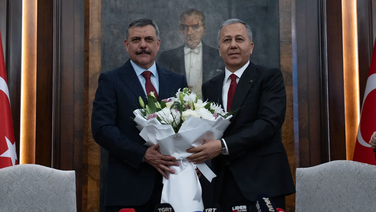 İçişleri Bakanlığı'nda devir teslim! Mustafa Çiftçi, Ali Yerlikaya'dan görevi devraldı