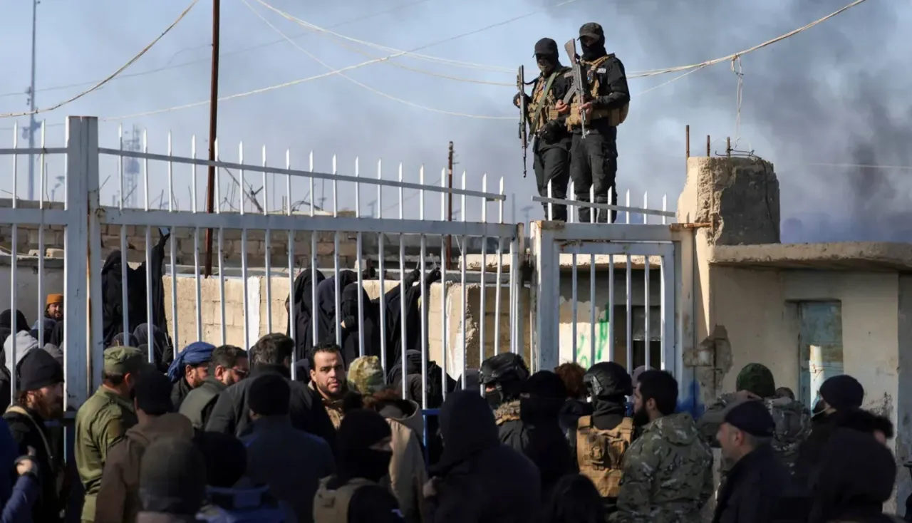 Suriye'deki DEAŞ'lı tutuklardan 5 bini Irak'a nakledildi 