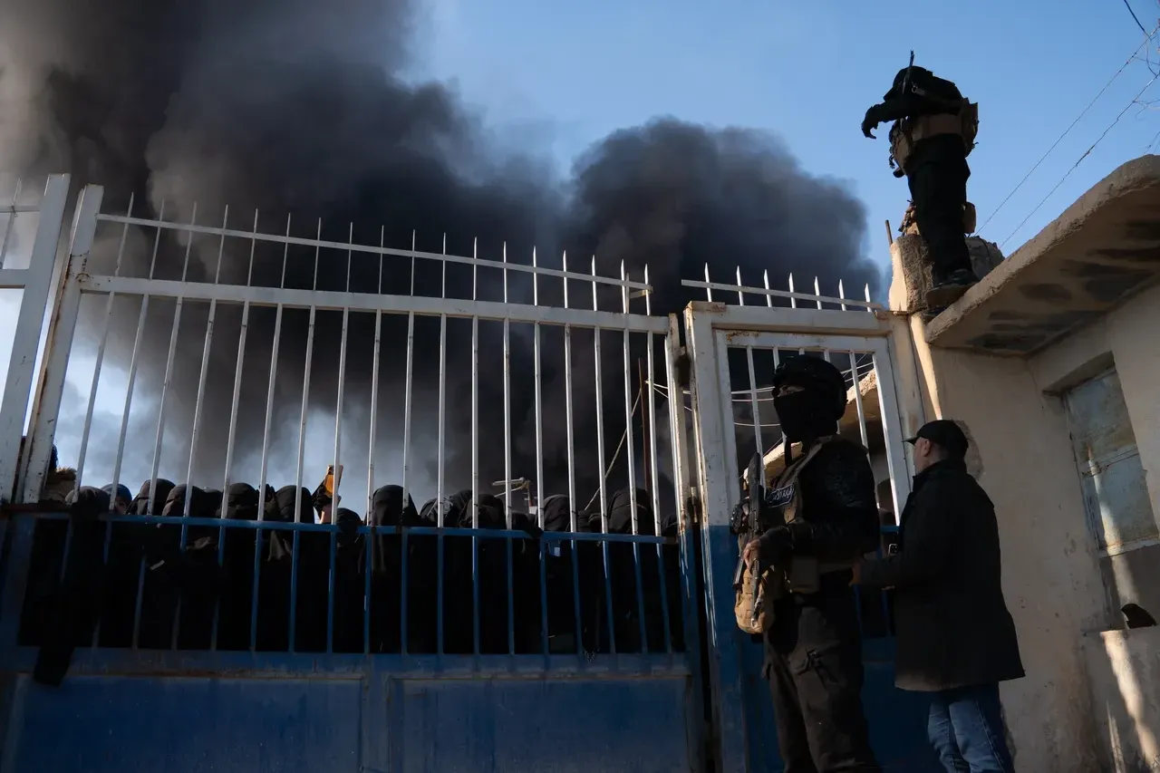 Suriye'deki DEAŞ'lı tutuklardan 5 bini Irak'a nakledildi