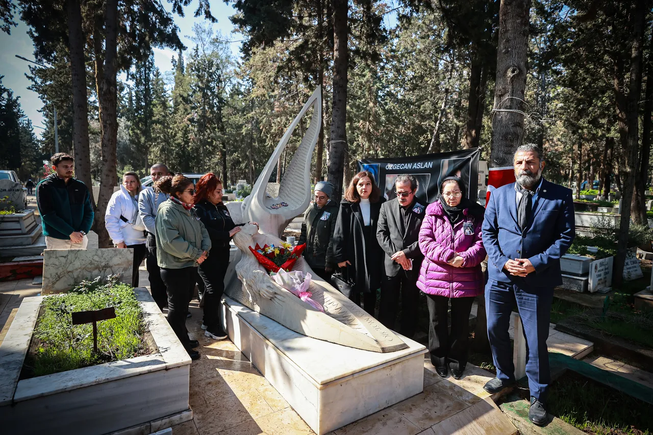 Vahşice katledilmişti! Özgecan Arslan ölüm yıl dönümünde dualarla anıldı