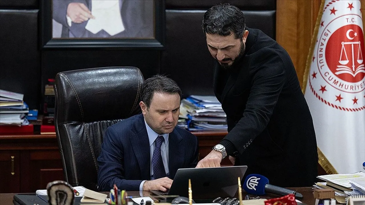 Yeni Adalet Bakanı Akın Gürlek kimdir? Kabine değişikliği kararı Resmi Gazetede yayımlandı!