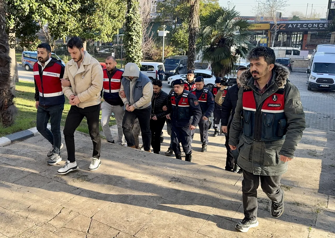 3 ilde yasa dışı bahis operasyonu! 17 şüpheli adliyede