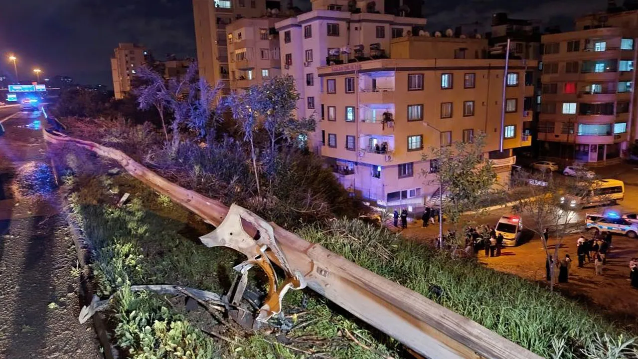 Ana - oğlu ayıran kaza! 65 metreden şarampole yuvarlandılar