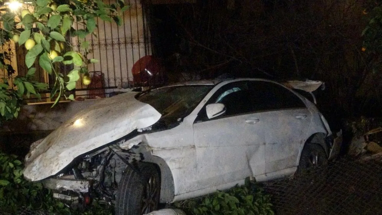 Ana - oğlu ayıran kaza! 65 metreden şarampole yuvarlandılar