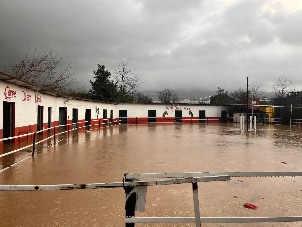 Antalya'da yağmurun bilançosu ağırlaşıyor: 2 ilçede eğitime ara verildi, kriz masası kuruldu