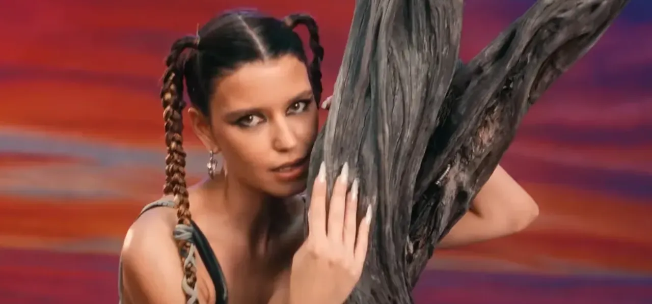 Beren Saat müzik dünyasına girdi, sosyal medya karıştı! “Sen Bihter Ziyagilsin, kendine gel”