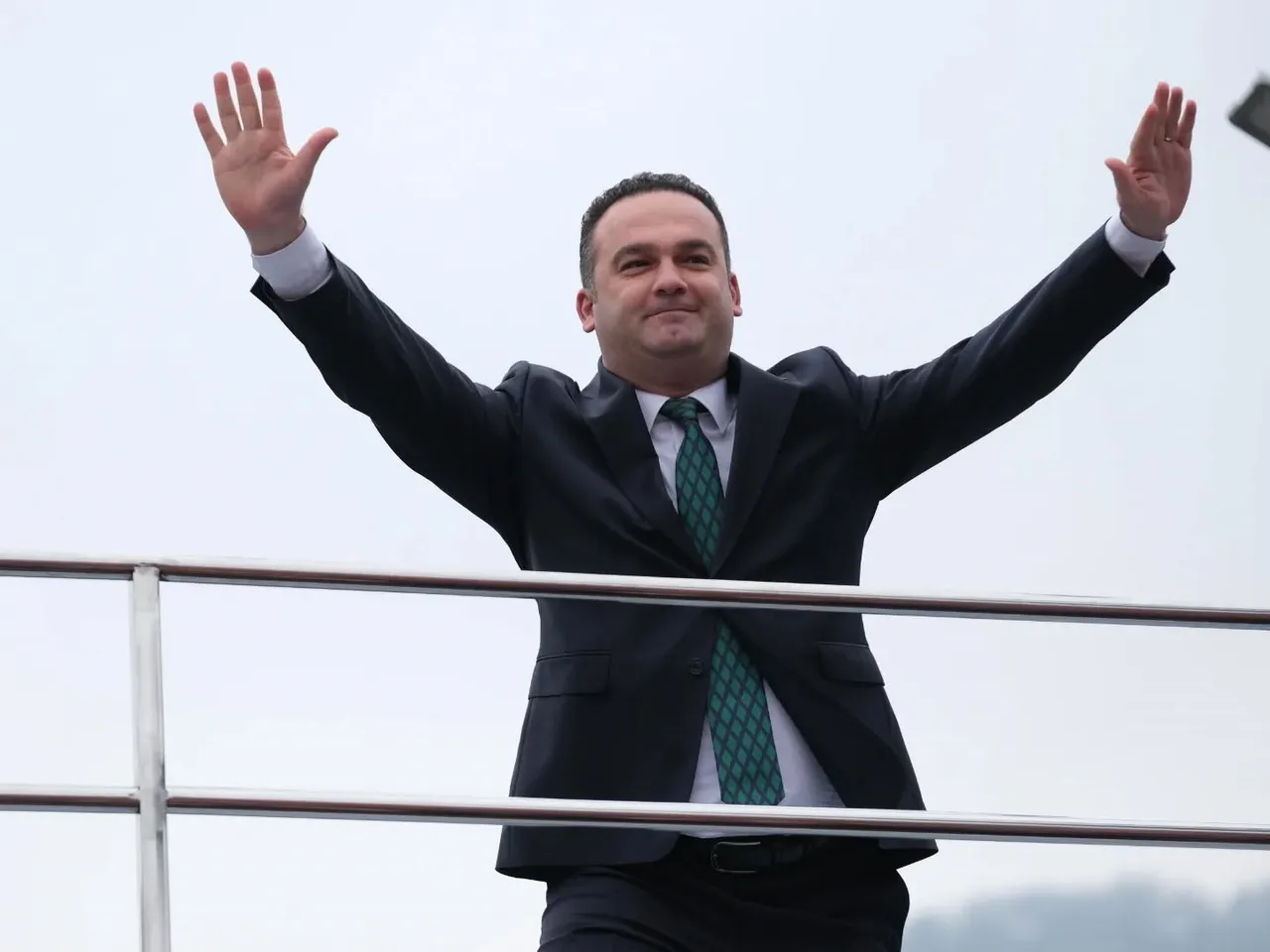 Görevinden uzaklaştırılan tutuklu Hasbi Dede