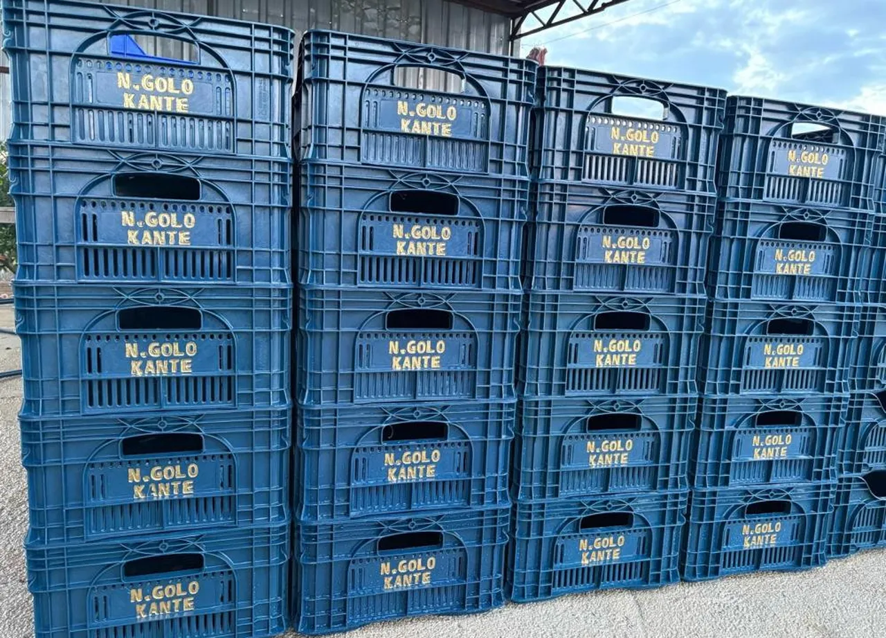 Fanatikliğin böylesi! “N’Golo Kante” ismi domates kasalarında