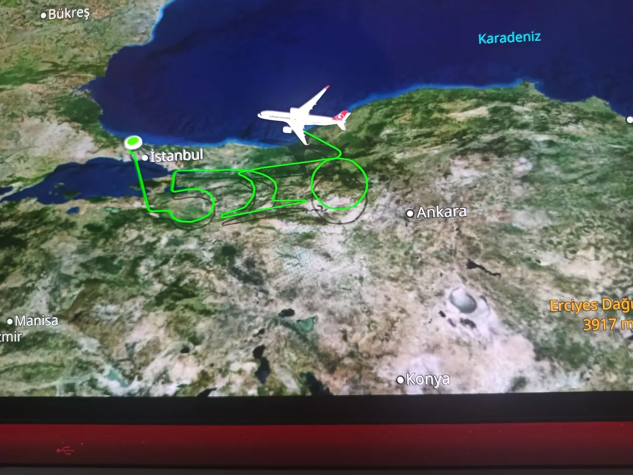 Gökyüzüne 500. uçakla imza attı! Gövdesinde 100 bin THY çalışanının fotoğrafı var