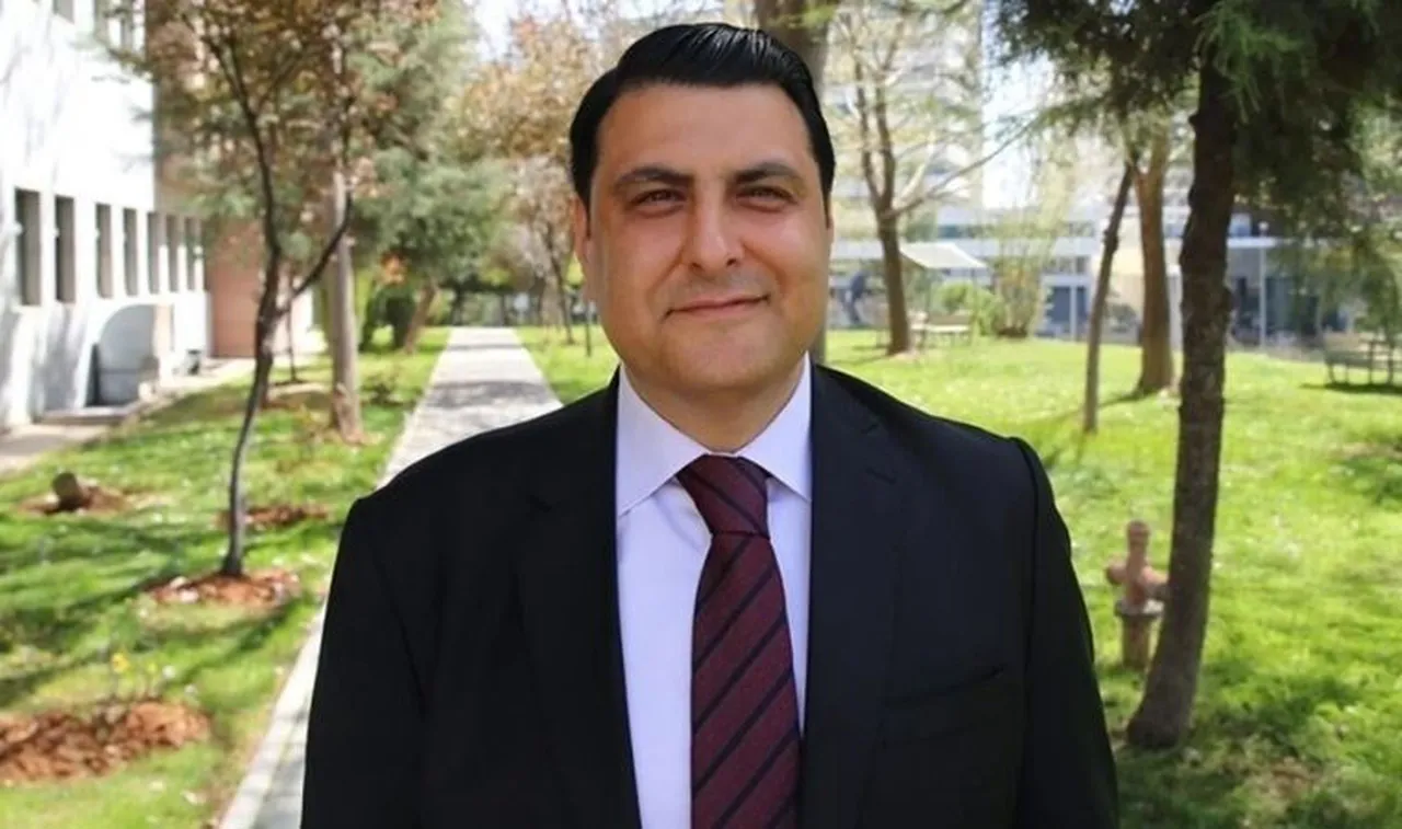 İstifa eden başkanlardan Özel’e soruşturma cevabı: Çalmış olsaydık partide kalırdık