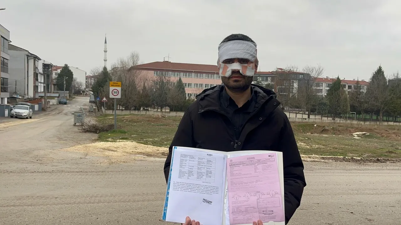 Lakapla başladı, kaynar çayla devam etti... Öğretmenlerin tartışması hastanede bitti