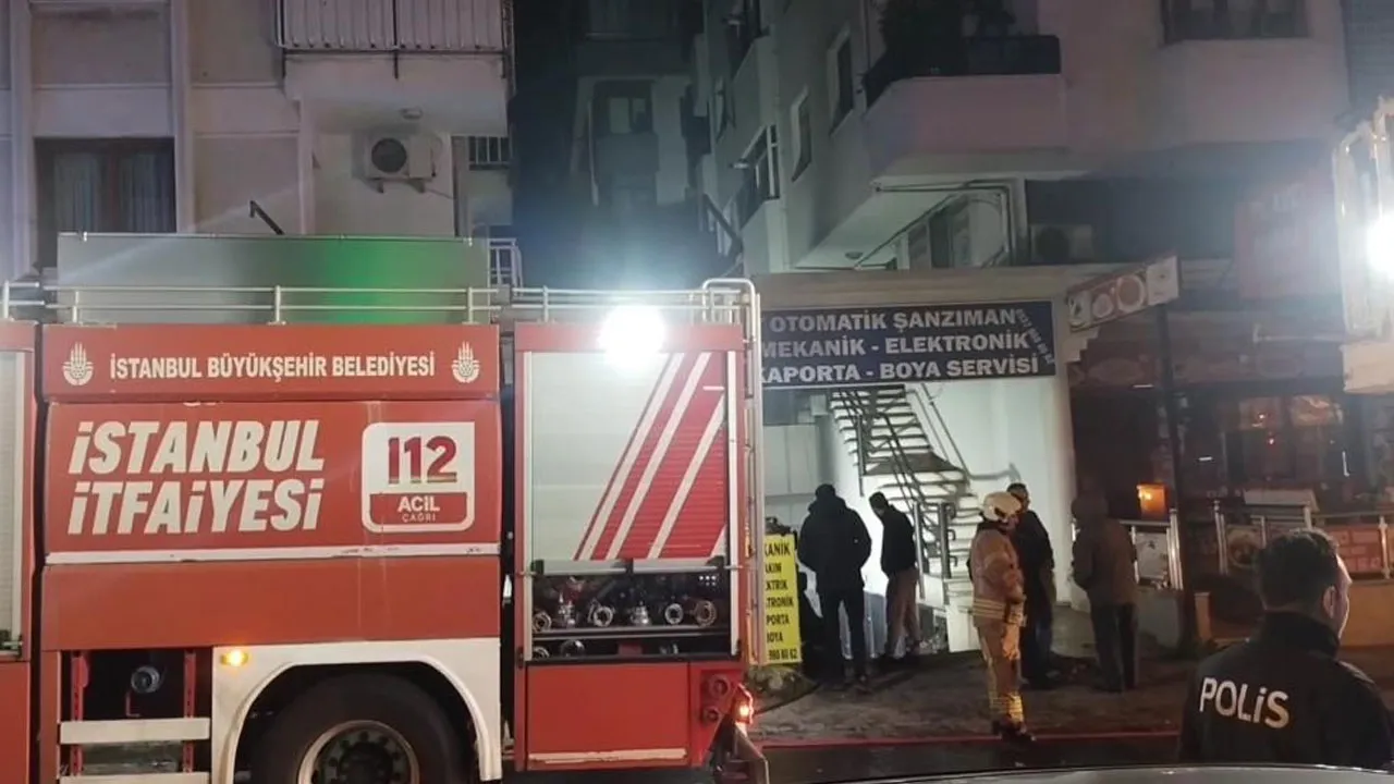 Maltepe'de sıcak saatler! Oto tamircide yangın çıktı, araçlar zarar gördü