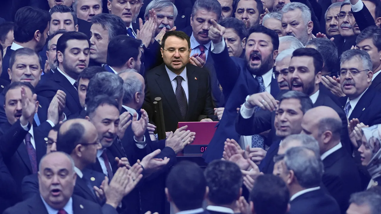 ÖNCE TOKALAŞMA SONRA KAVGA!