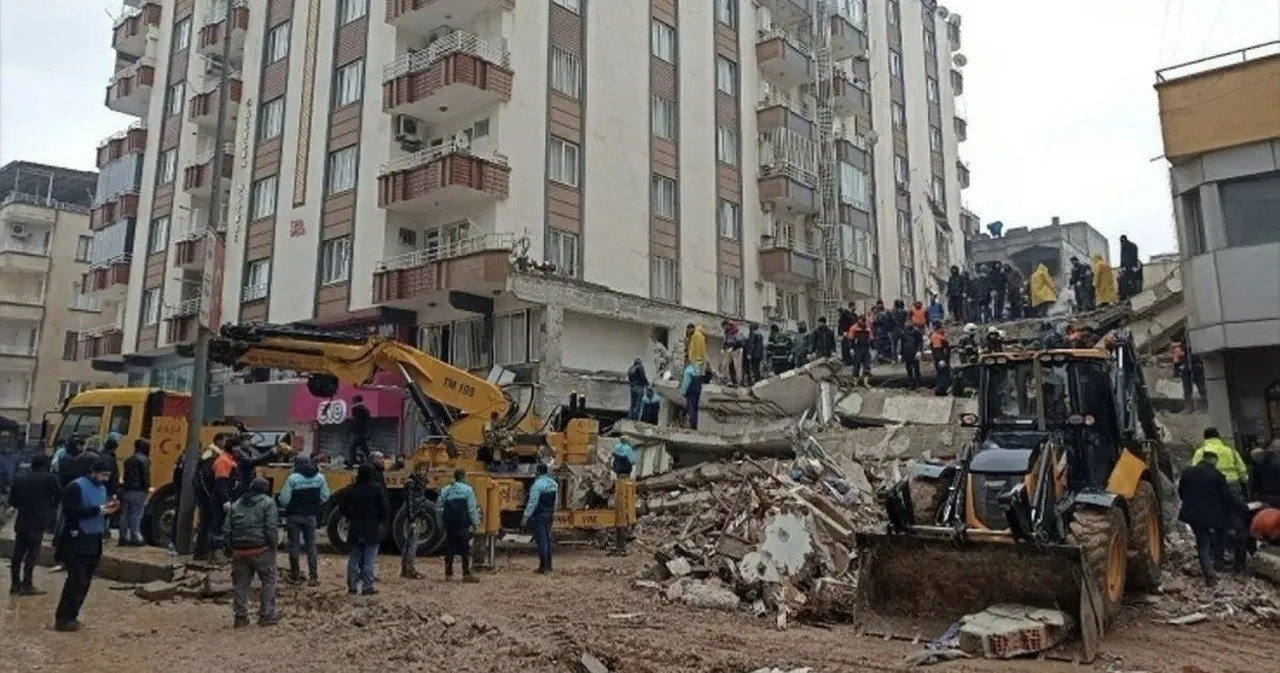 6 Şubat'ta Nizip'te yıkılan tek binaydı... 51 canın gittiği Furkan Apartmanı davasında ceza yağdı