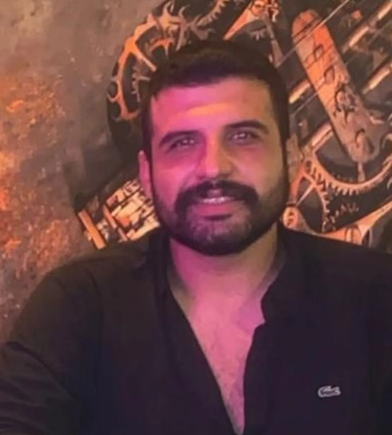 Antalya'da seyir halindeki araç kurşuna dizildi! Bir genç hayatını kaybetti