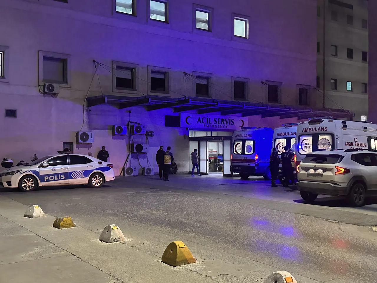 Araç içinde korkunç olay! Kanser olduğunu söyleyip silahını ateşledi