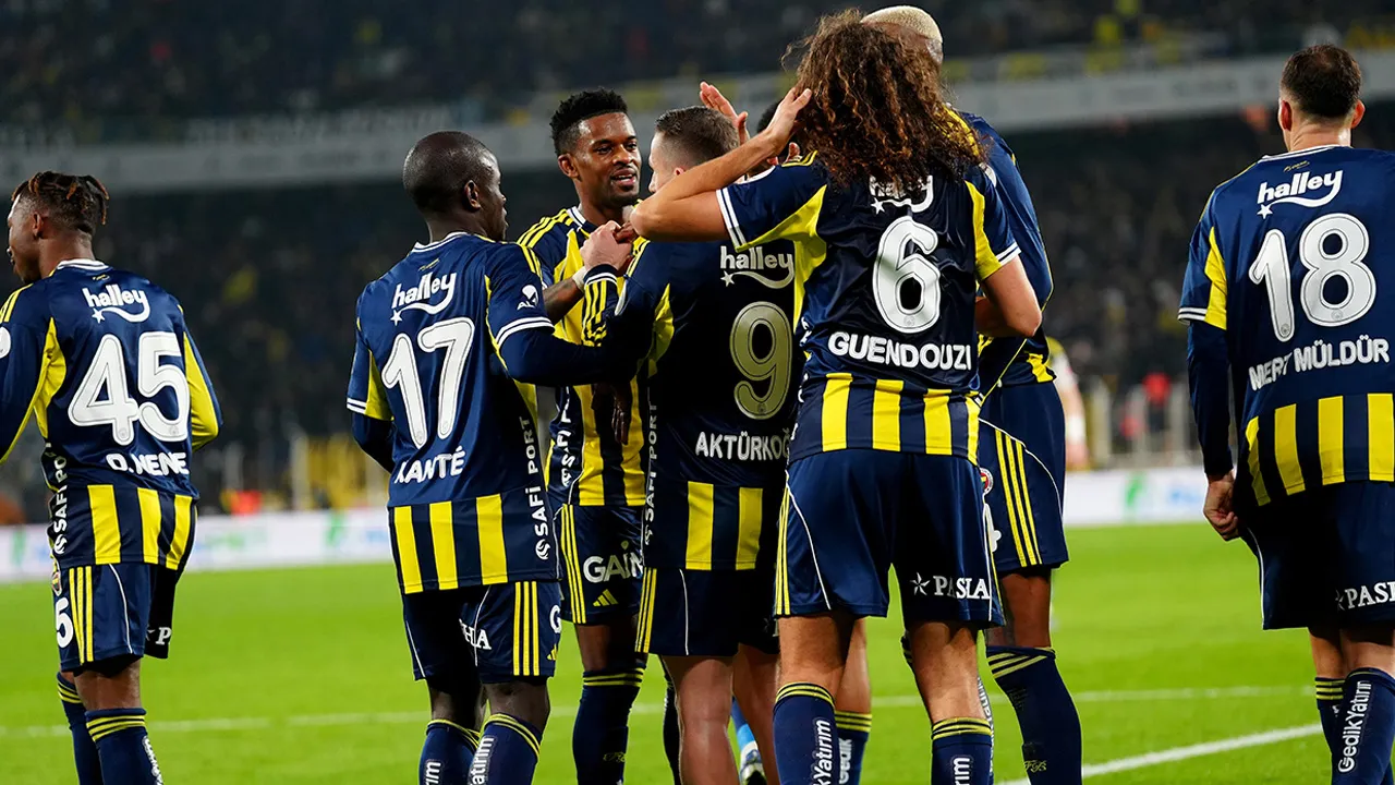 Fenerbahçe'nin Trabzonspor maçı kamp kadrosu belli oldu: 2 eksik var