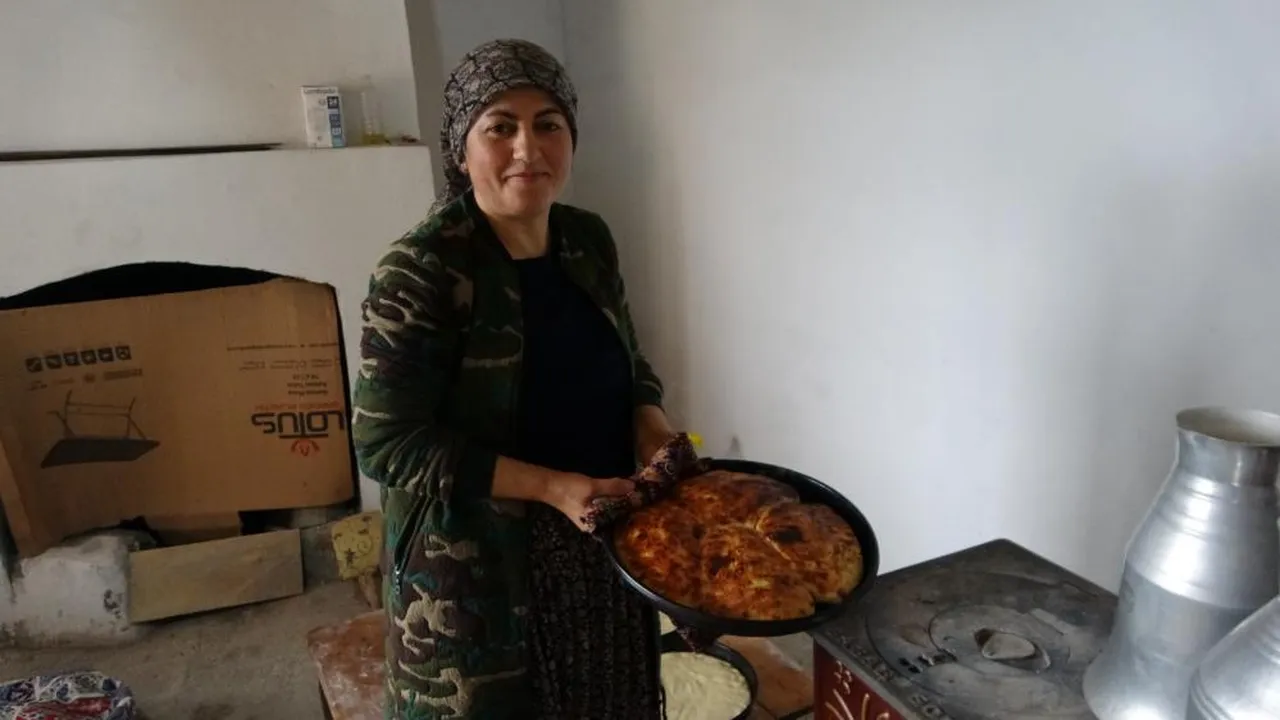 Kış aylarının vazgeçilmezi, asırlık lezzet! Un, süt, su, tuz ve maya ile yapılıyor...