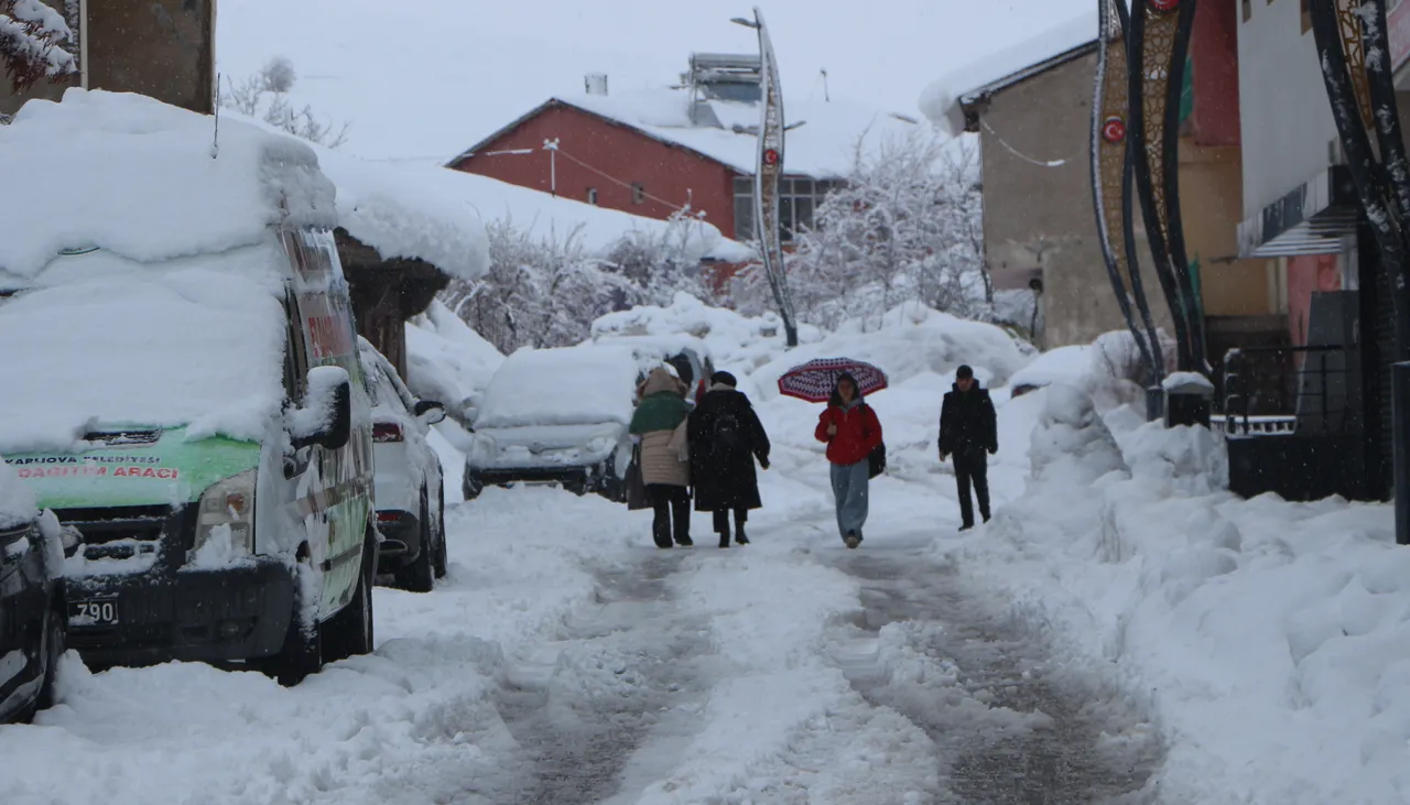 Meteoroloji son raporunu paylaştı! Türkiye 48 saatte iki mevsimi birden yaşayacak