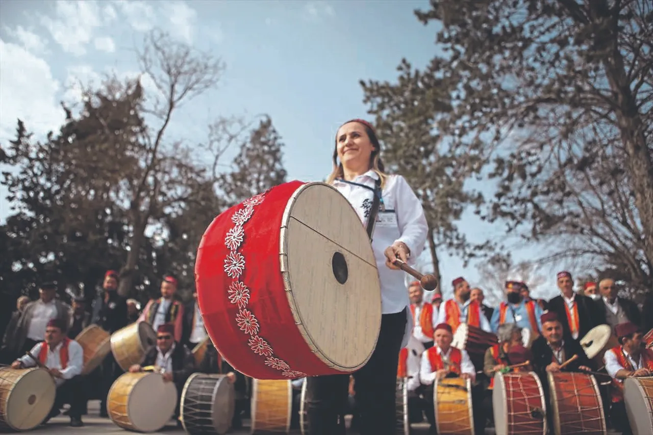 Öfkeyi sabırla, savaşı barışla değiştirme vakti geldi! İyilik ve sabır ayı: Ramazan